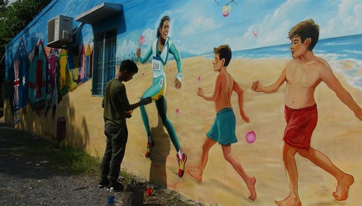 Australia-Vietnam art project decorates village - 1
