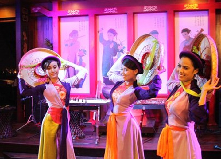 Cruise, cuisine and culture on Saigon River - 1