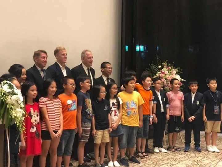 Delta Global School grants scholarships to Doan Thi Diem students - 1