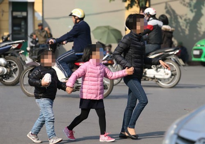 Pedestrians face tougher penalties for traffic violations - 1