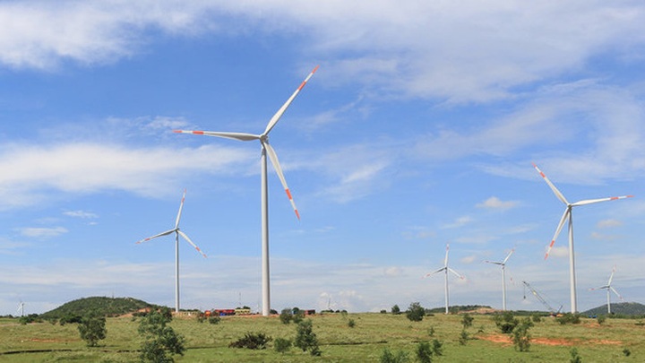 Vietnam hopes to export renewable energy equipment by 2050 - 1