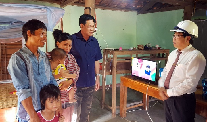 Phu Yen village finally electrified - 1
