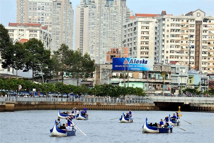 HCM City struggles to diversify tourism products - 1