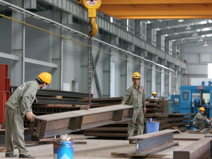 Businesses look for ways to give Tet bonuses - 1