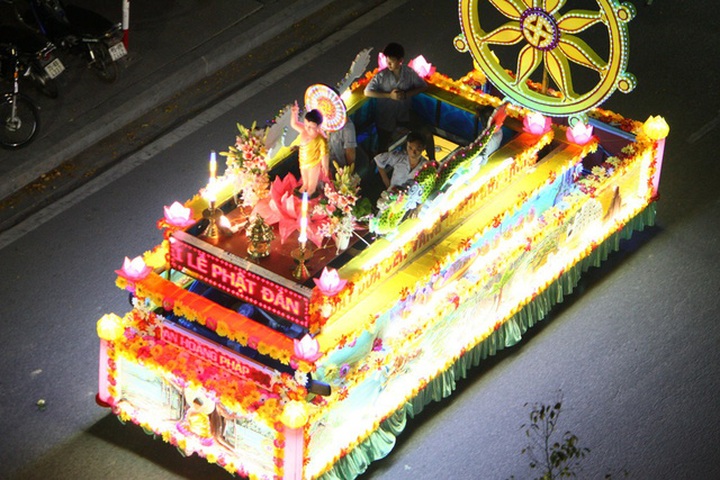 Buddhist Vesak Festival celebrated - 1 Buddhist Vesak Festival celebrated - 1
