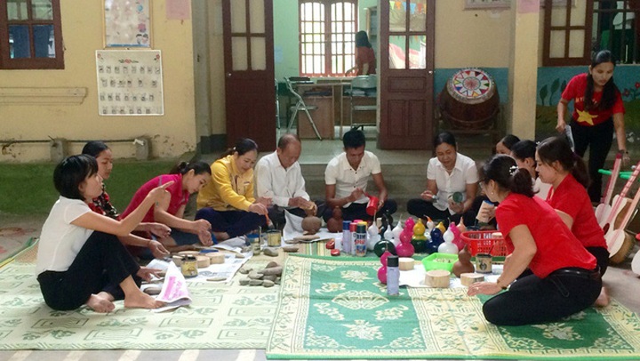Hand-made toys for mountainous children in Nghe An - 1 Hand-made toys for mountainous children in Nghe An - 1