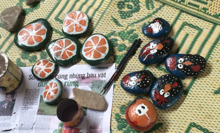 Hand-made toys for mountainous children in Nghe An - 5 Hand-made toys for mountainous children in Nghe An - 5