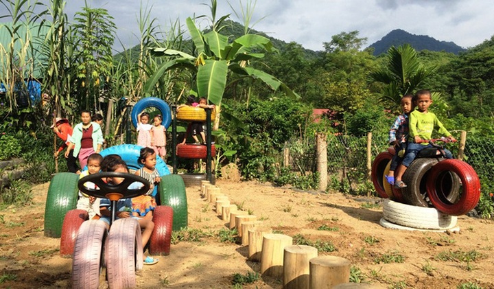Hand-made toys for mountainous children in Nghe An - 4 Hand-made toys for mountainous children in Nghe An - 4
