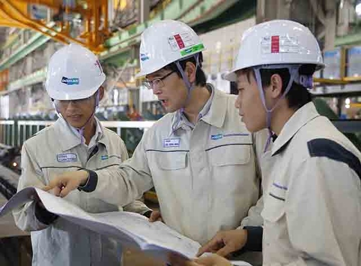 Number of enterprises resuming operations up in 10M - 1 Number of enterprises resuming operations up in 10M - 1