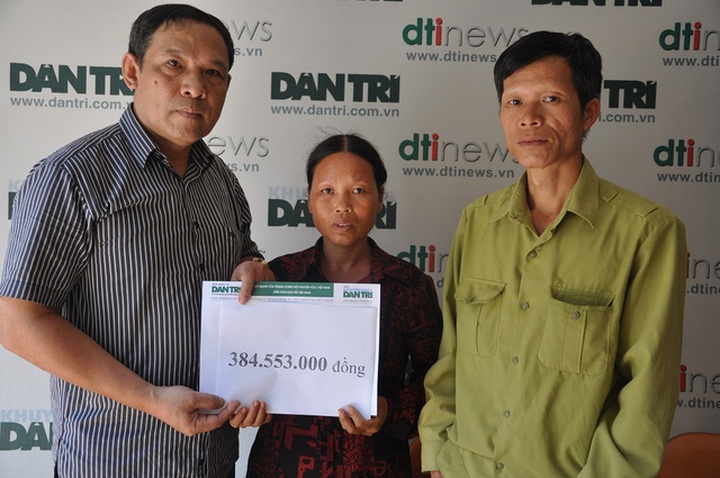 VND385m donated to help ill teenage boy - 1
