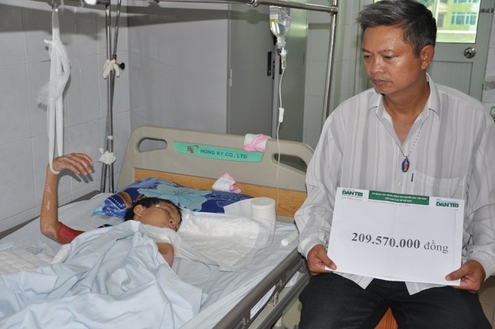USD9,500 donated to tragic family - 1