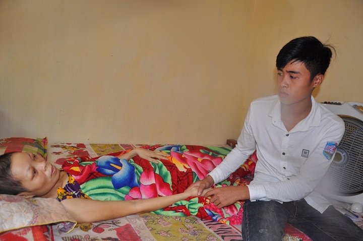 Readers donate to help ill widow - 1