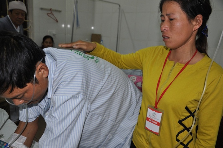 Poor man in Phu Tho faces death risk due to heart disease - 2