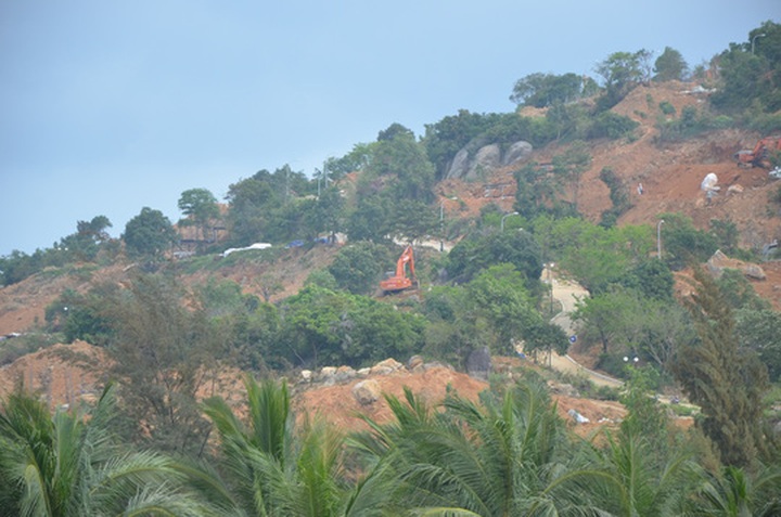 Danang halts illegal resort by the sea - 1