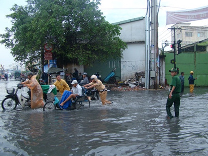 HCM City invests to deal with floods - 1