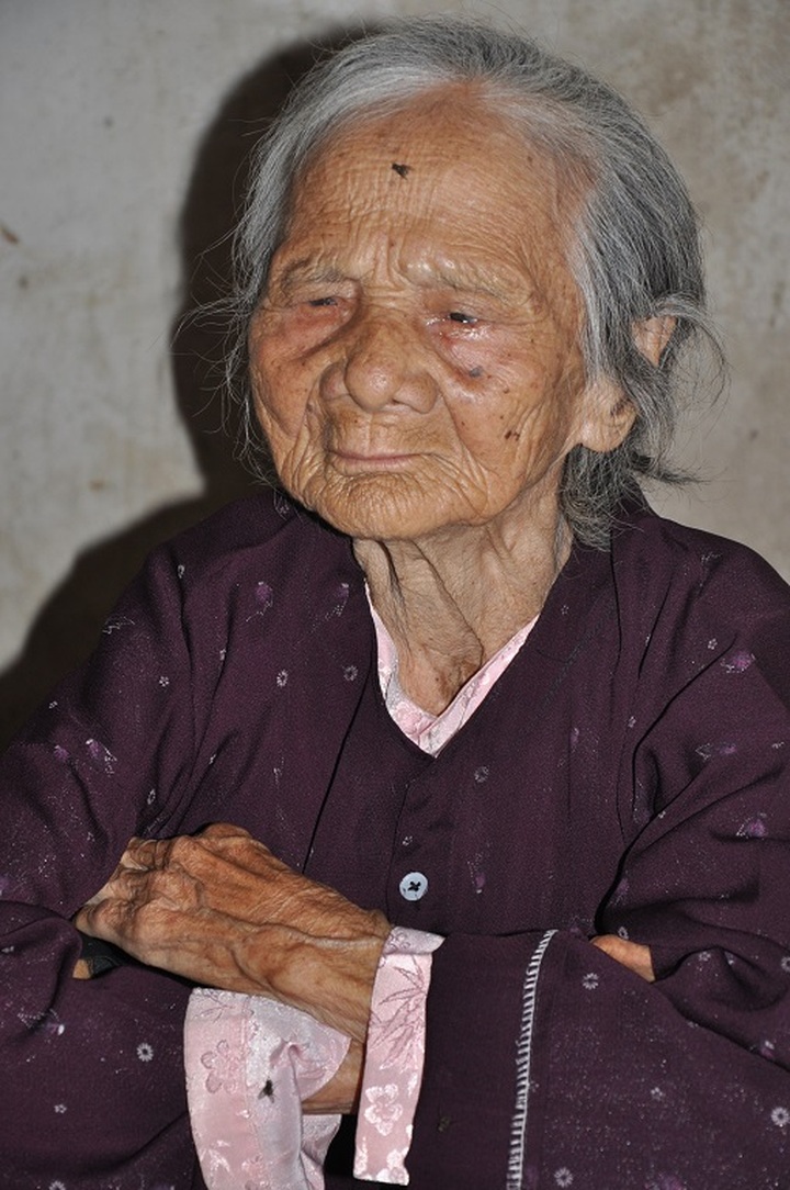 Poor elderly women face ever worse poverty in their final years - 3