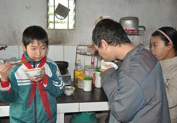 Orphan boy taking care of brother and sister with mental illness - 1 Orphan boy taking care of brother and sister with mental illness - 1