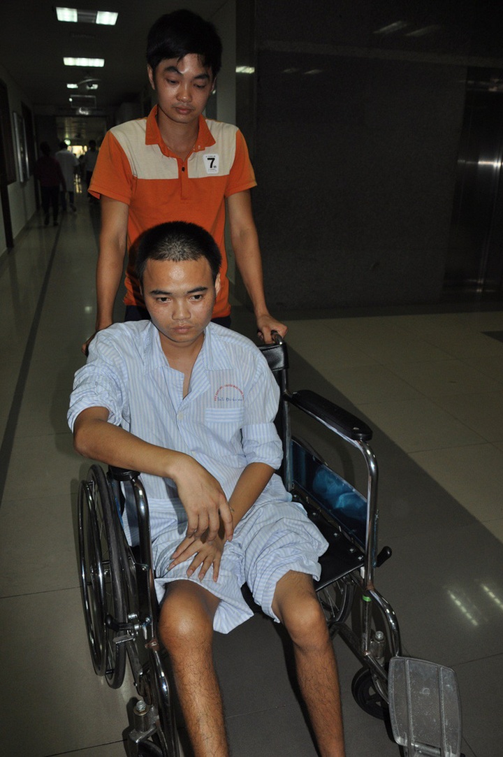 Disabled man takes care of brother suffering from Haemophilia - 2