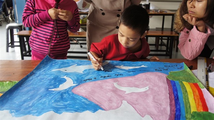 British woman offers shelter for disabled kids - 4