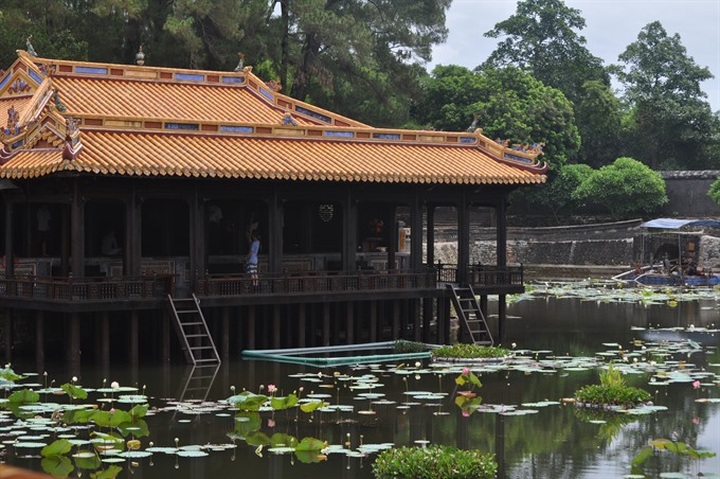 Archaeologists want to excavate bulldozed Hue royal tomb site - 2