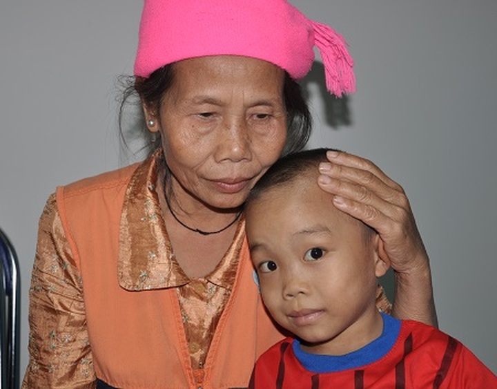 Abandoned boy left to fight illness alone - 1