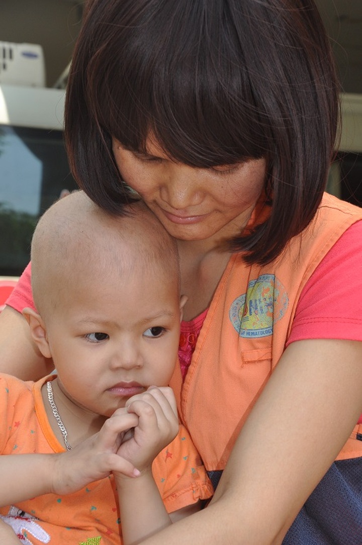 Mother, daughter stricken with cancer - 1