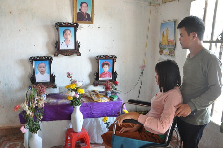 Mother paralysed after losing both children to illness - 1