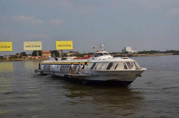 Investigations prompt continued ban to hydrofoils in southern waterways - 1 Investigations prompt continued ban to hydrofoils in southern waterways - 1