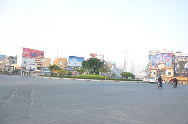 Empty streets on Tet - 9