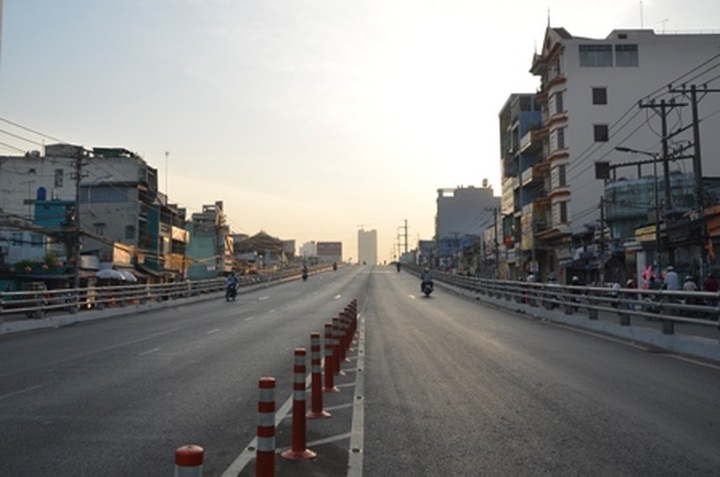 Empty streets on Tet - 10