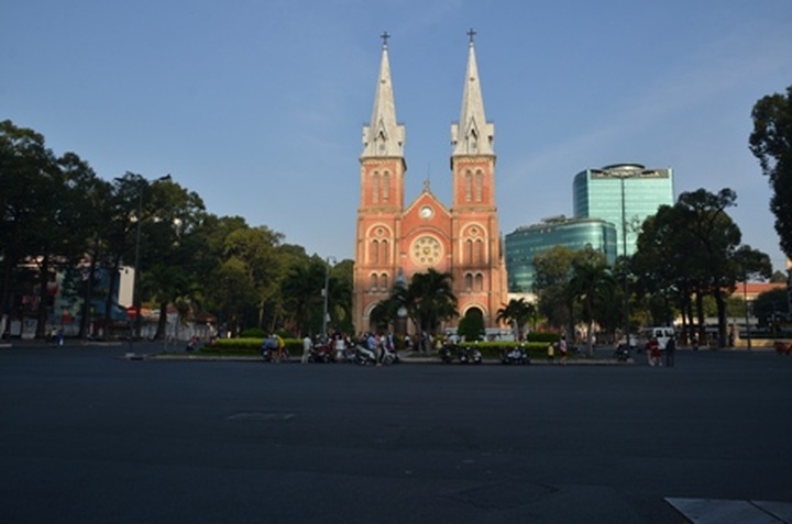 Empty streets on Tet - 14