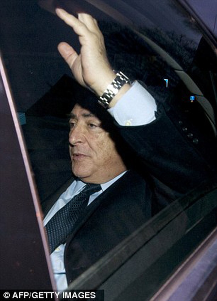 Cambridge University students protest Strauss-Kahn address - 1