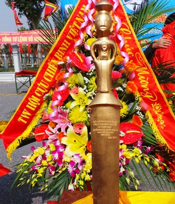 200,000 people visit General Giap’s tomb - 2