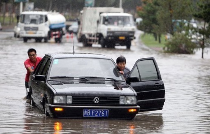 Asia's mega-cities 'more vulnerable to disasters' - 1