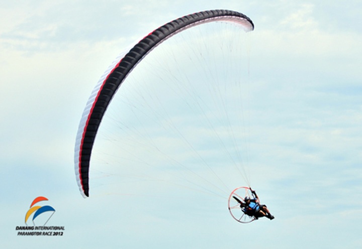 Danang to host international parasailing competition - 1