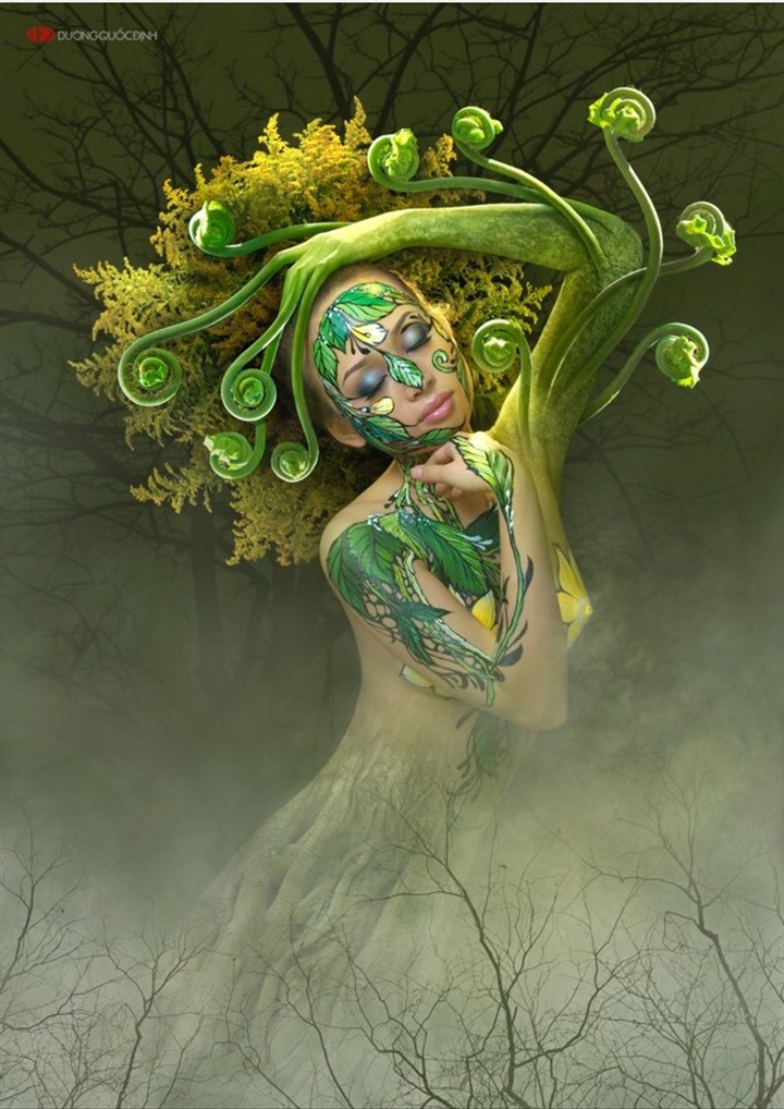 Nude photo exhibition opens in Hanoi - 2