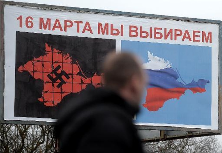 Ukraine president spurns 'Moscow scenario' for Crimea - 1