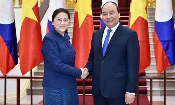Prime Minister receives Lao National Assembly Chairwoman - 1