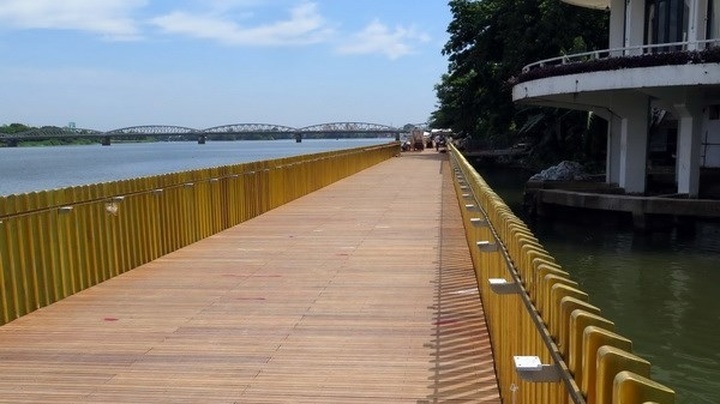 Hue to inaugurate pedestrian road along Perfume River in September - 1