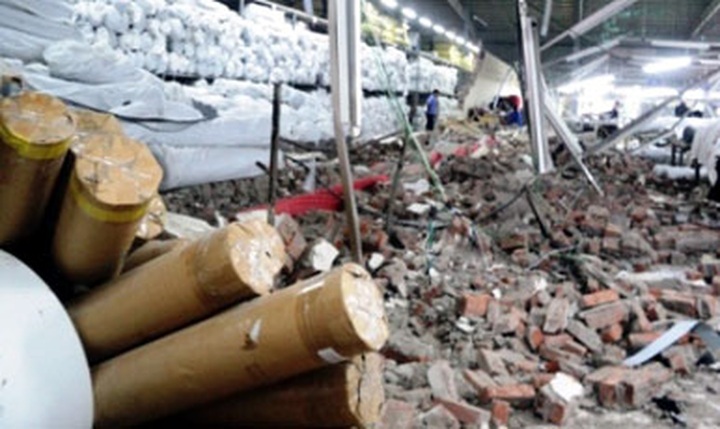 Garment workshop wall falls, killing three workers - 1