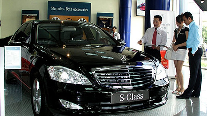 Car imports hit record low - 1