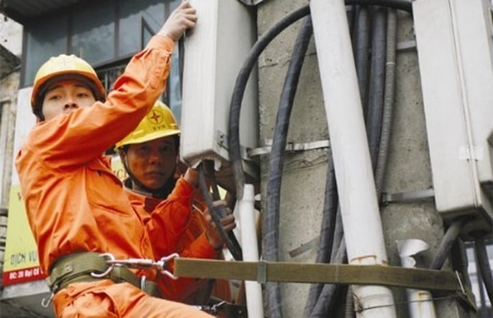 EVN lacks investment capital despite consumer price rises - 1