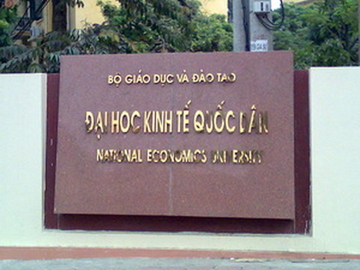 Economics university accused of impropriety - 1