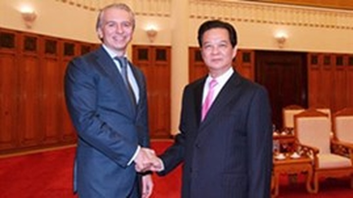 PM vows to back PetroVietnam-Gazprom Neft cooperation - 1
