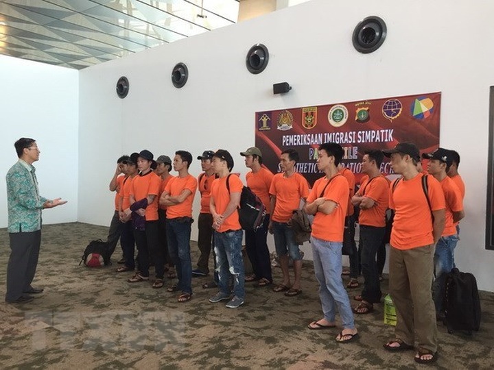 Indonesia returns more Vietnamese fishermen - 1