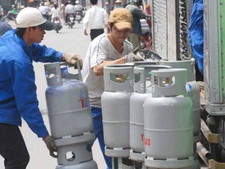 Cooking gas prices tumble amid a spike in the world market - 1