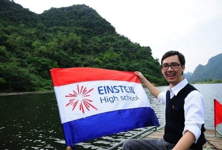 Demands for money not flowers on Teachers' Day - 1