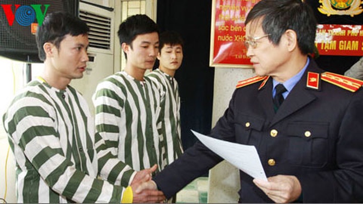 Hanoi grants amnesty to prisoners ahead of Tet - 1 Hanoi grants amnesty to prisoners ahead of Tet - 1