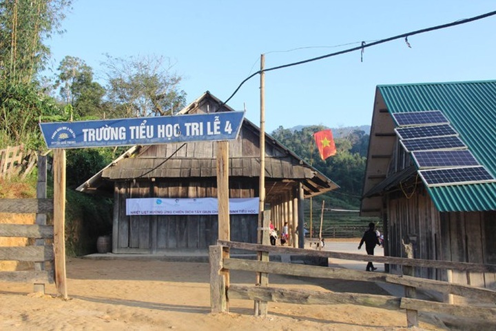 Mountainous school struggles on with dedicated teachers - 2