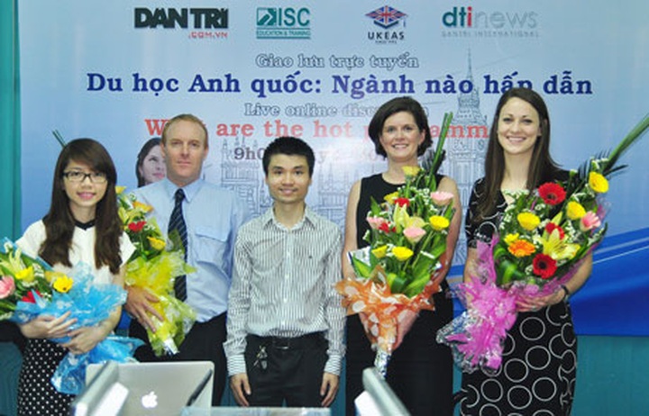 Forum gives advice on studying abroad in tough economy - 1